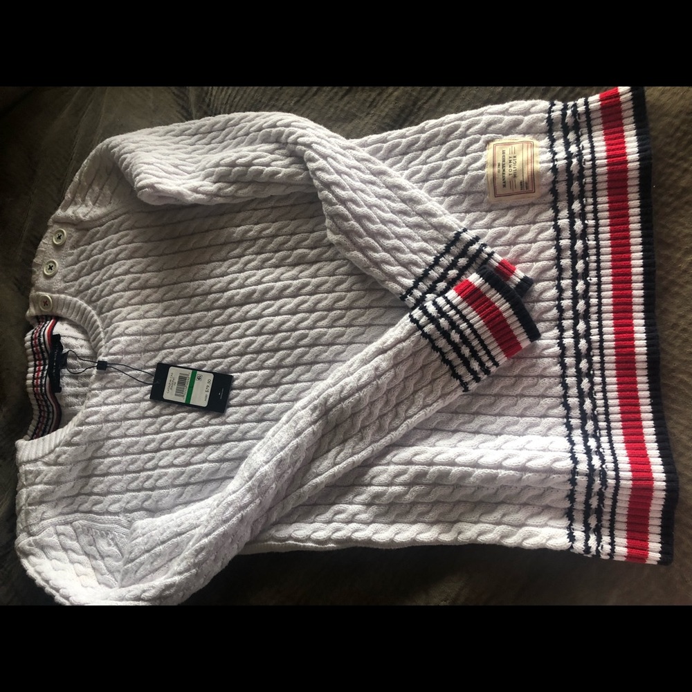 Tommy Hilfiger sweater